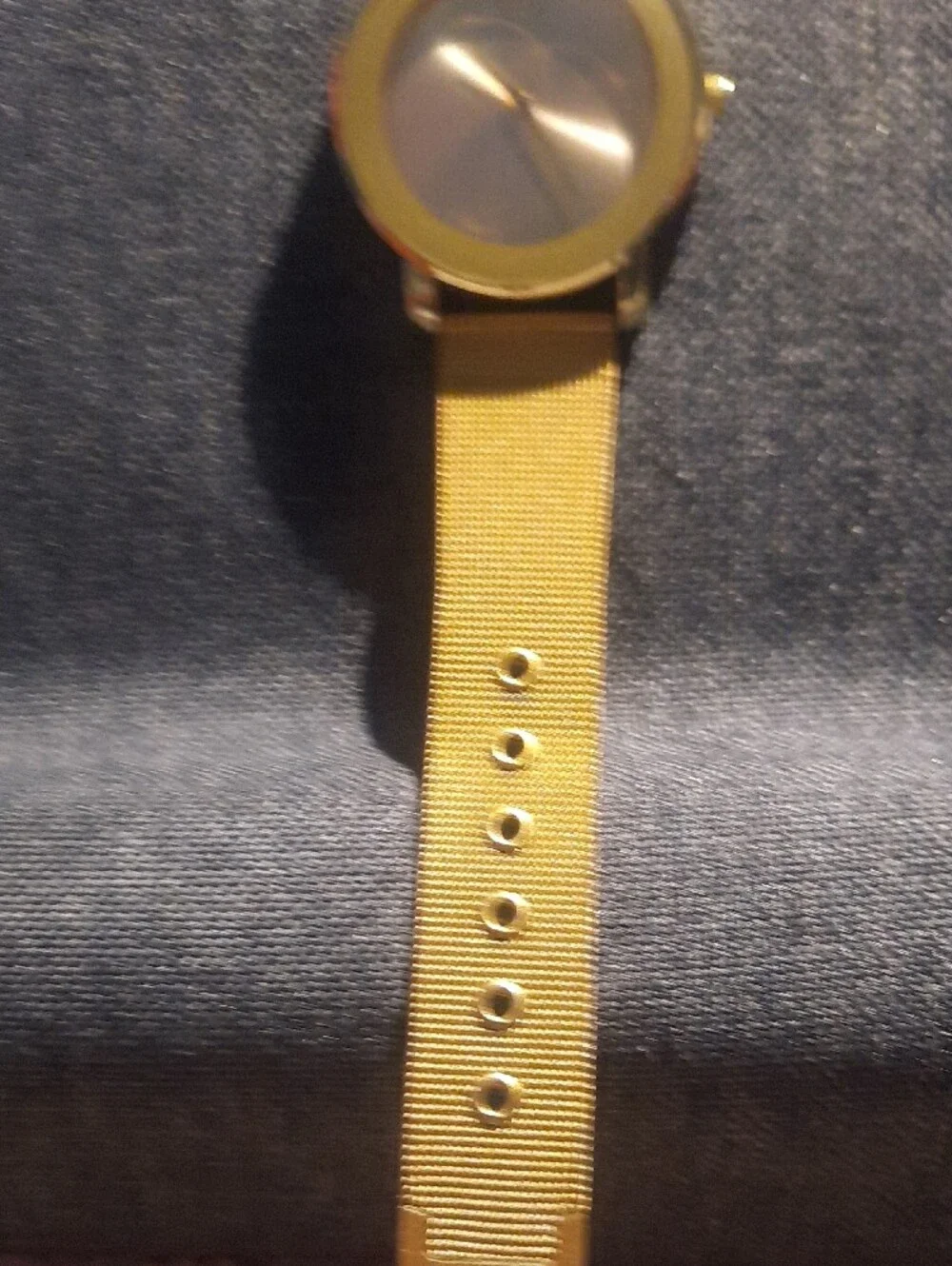 Gold Mesh Strap Minimalist Smartwatch - Sleek Gold Finish